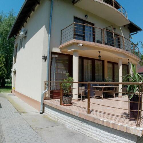 Balatoni Aranyparti Apartmanok Шиофок Экстерьер фото
